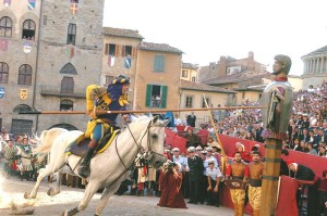  offerta last minute Settembre ti da la possibilità di assistere ad eventi unici nella nostra terra di Arezzo: Giostra del Saracino ad Arezzo, Palio della Balestra a Sansepolcro, Premio Pieve Saverio Tutino a Pieve Santo Stefano.   